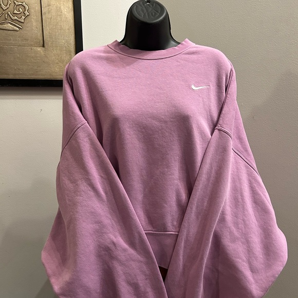 Nike Women's Lavender Crewneck Sweatshirt - Picture 1 of 2